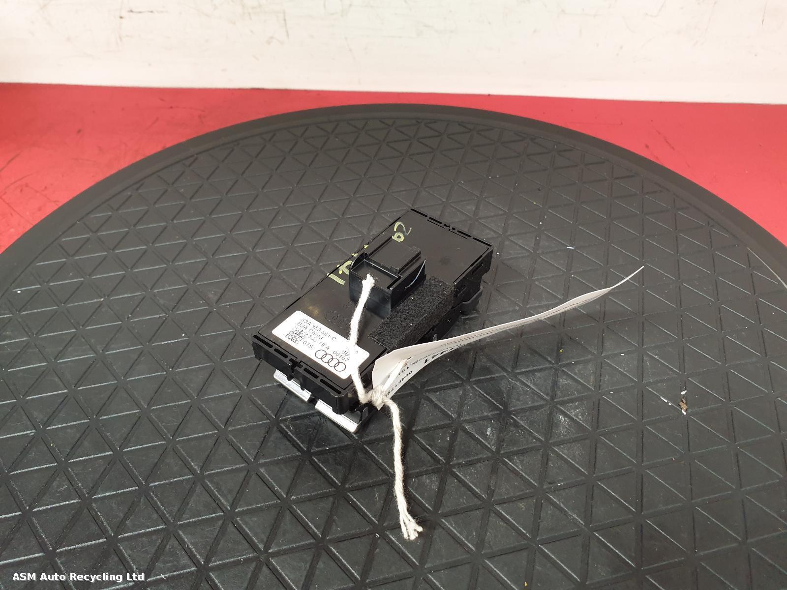 View Auto part Elect. Window Switch Audi Q3 2019