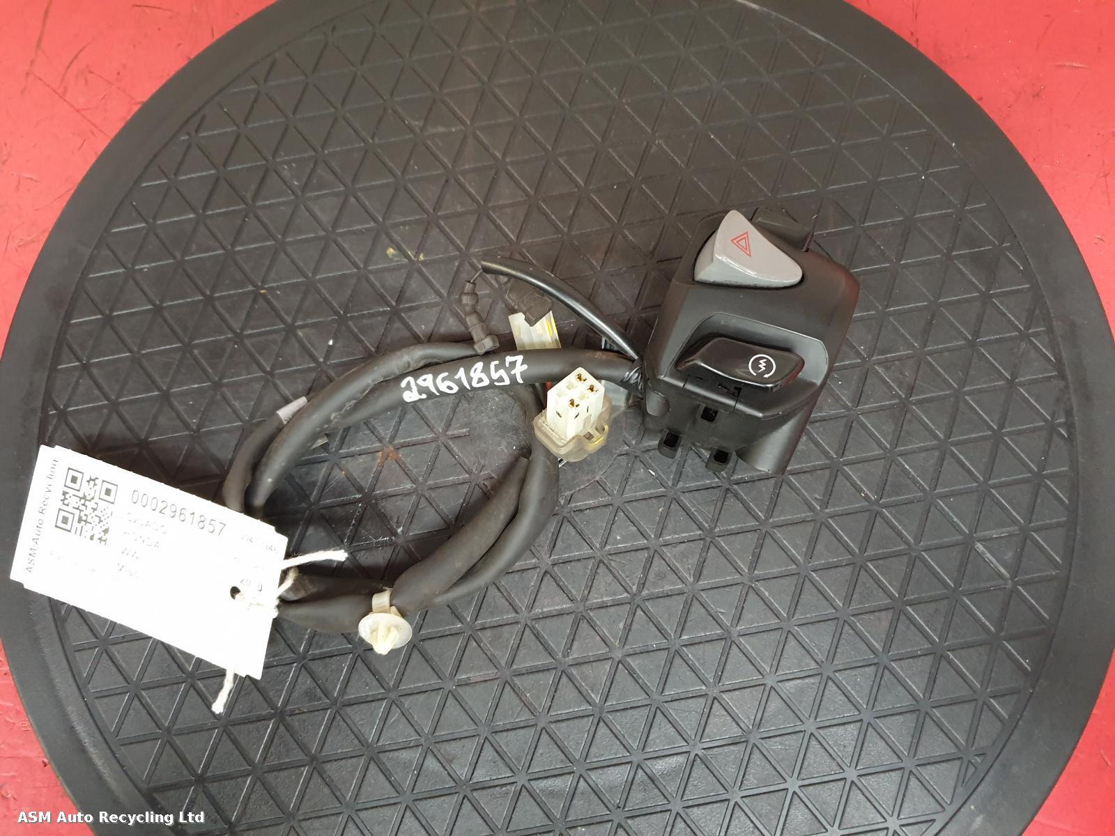 View Auto part RH Switch Gear Honda Ww 2020
