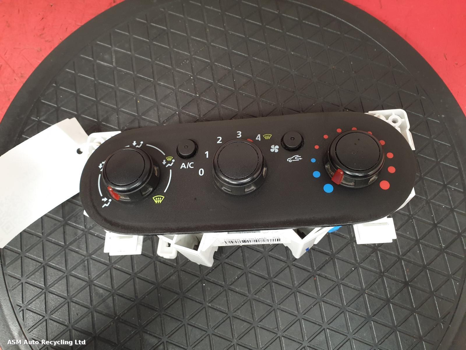 View Auto part Heater/AC Controller Vauxhall Vivaro 2018