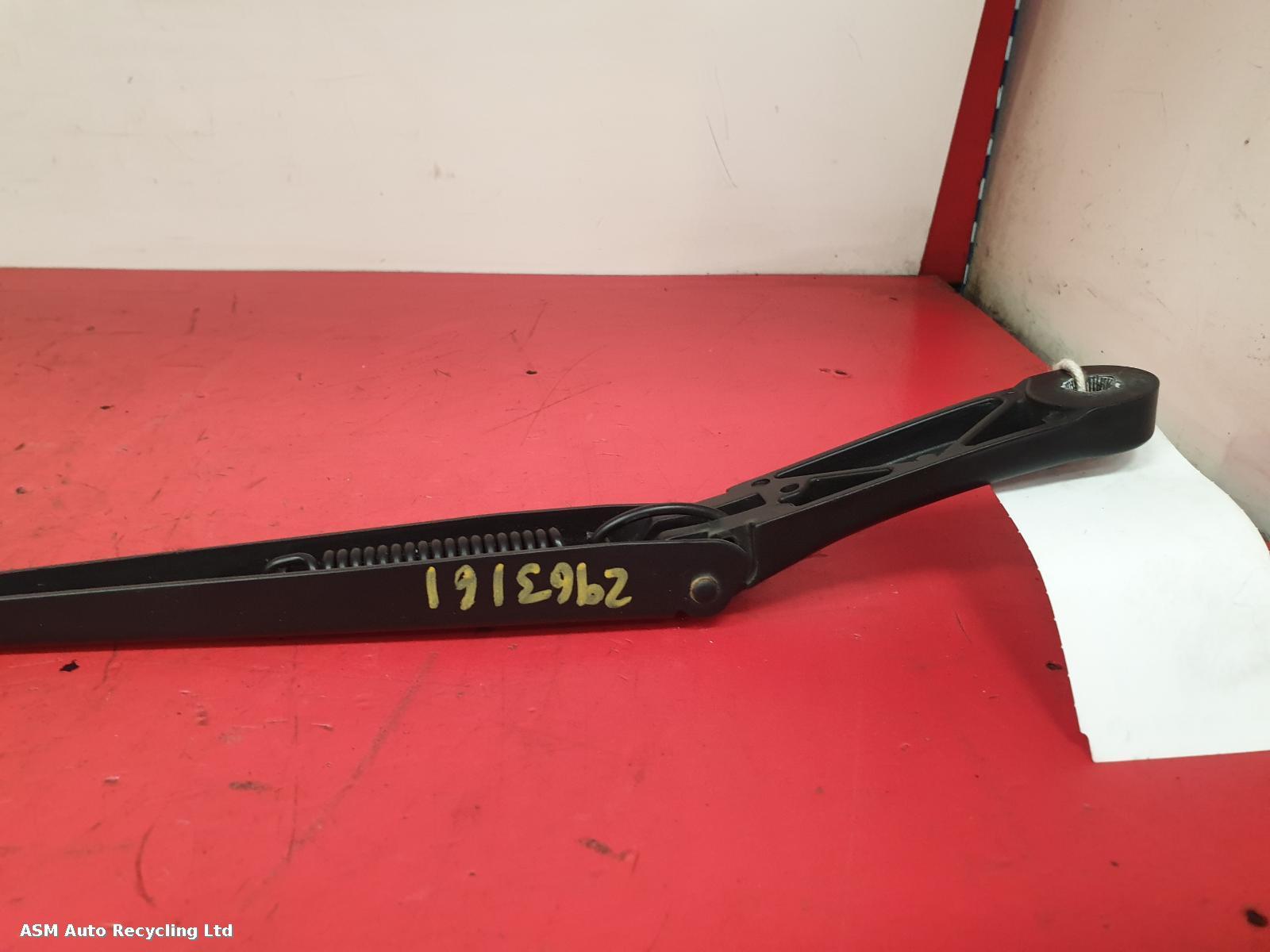 View Auto part Wiper Arm Volkswagen Up 2015
