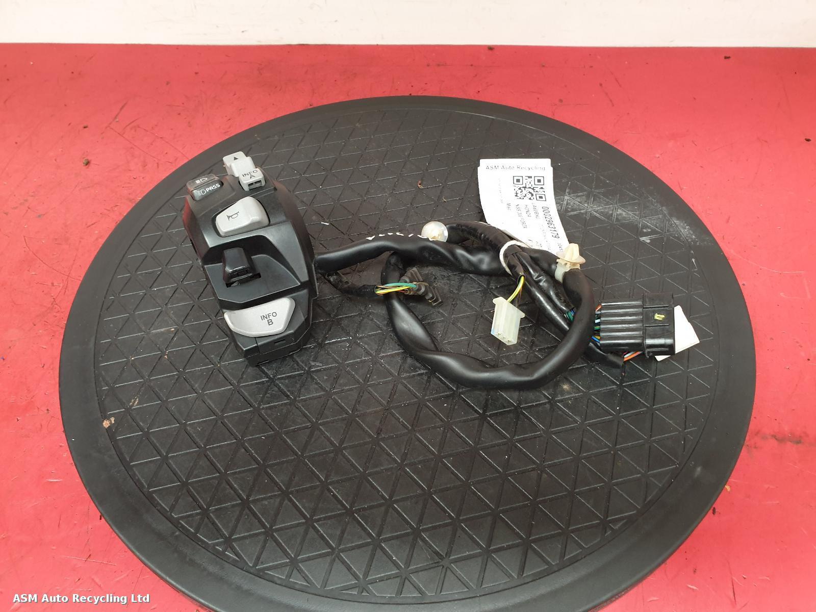 View Auto part LH Switch Gear Honda Nss 300 Forza 2019
