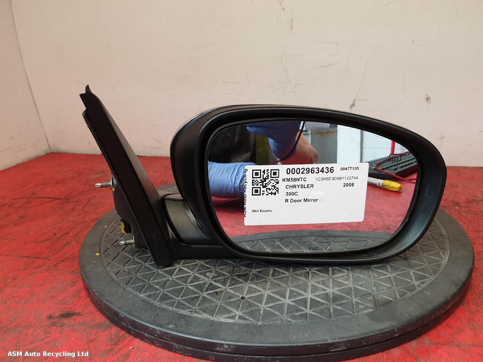 View Auto part R Door Mirror Chrysler 300c 2008