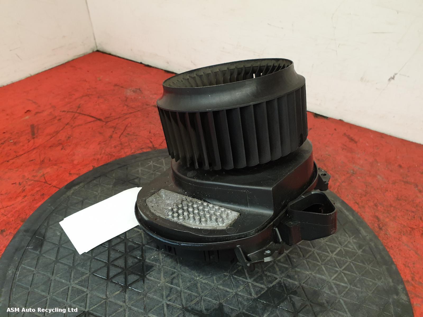 View Auto part Heater Motor/Assembly Mercedes A Class 2015