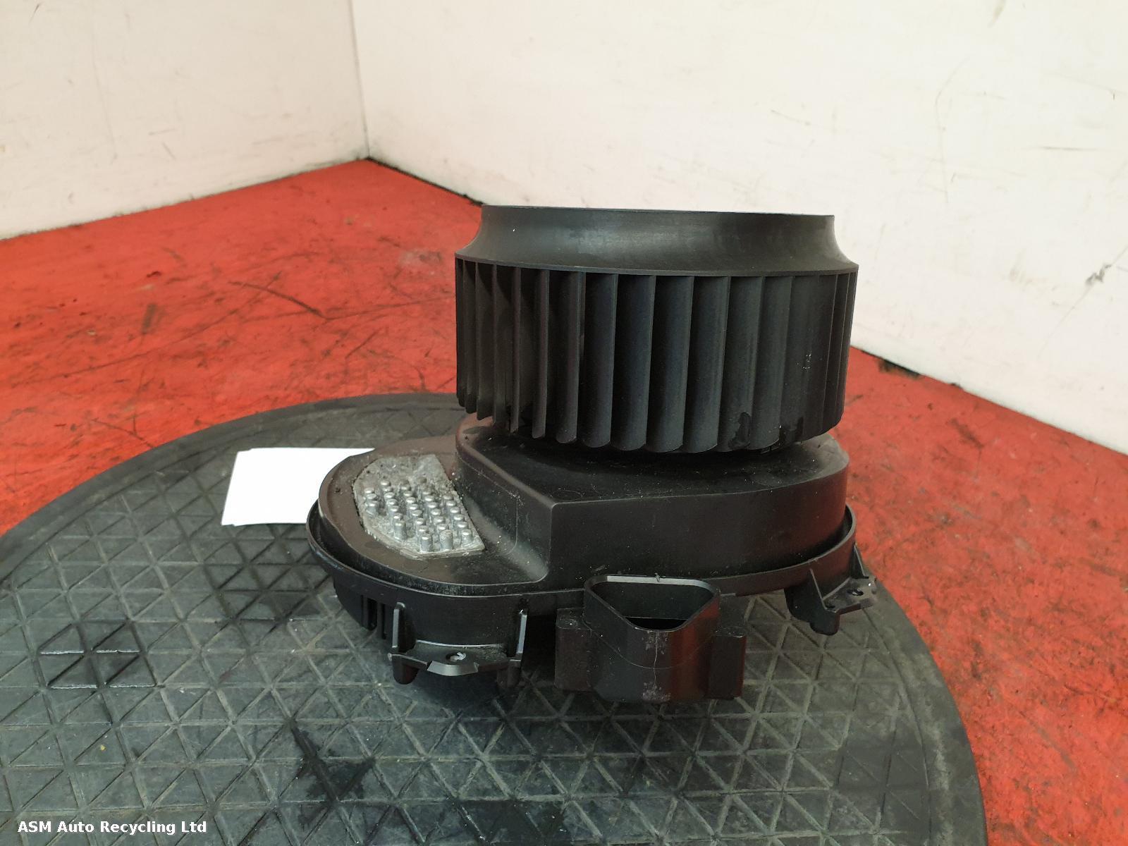 View Auto part Heater Motor/Assembly Mercedes A Class 2015