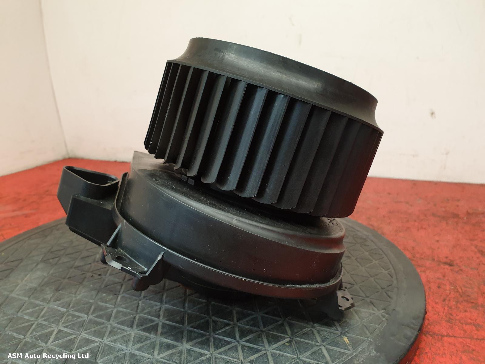 View Auto part Heater Motor/Assembly Mercedes A Class 2015