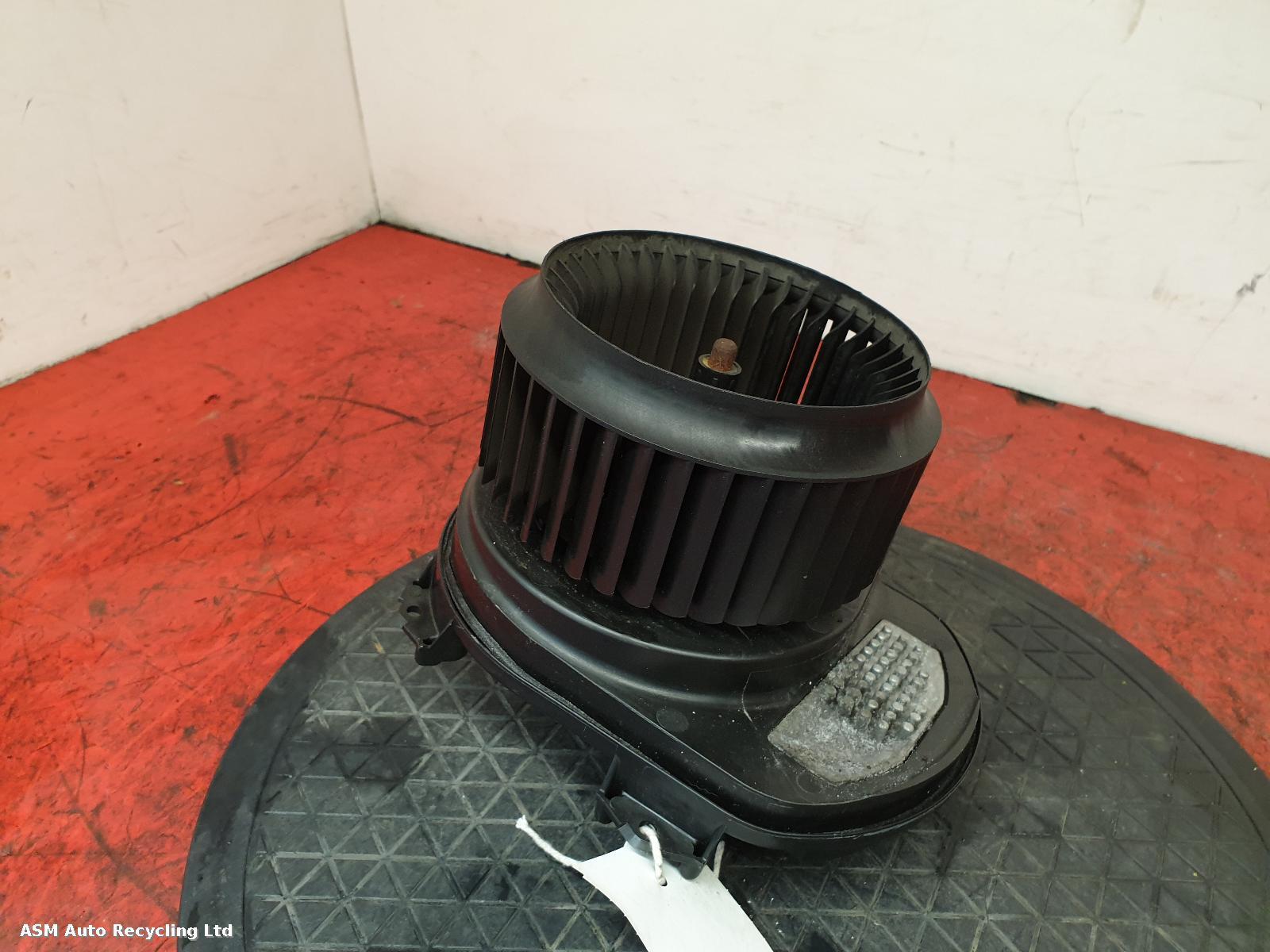 View Auto part Heater Motor/Assembly Mercedes A Class 2015