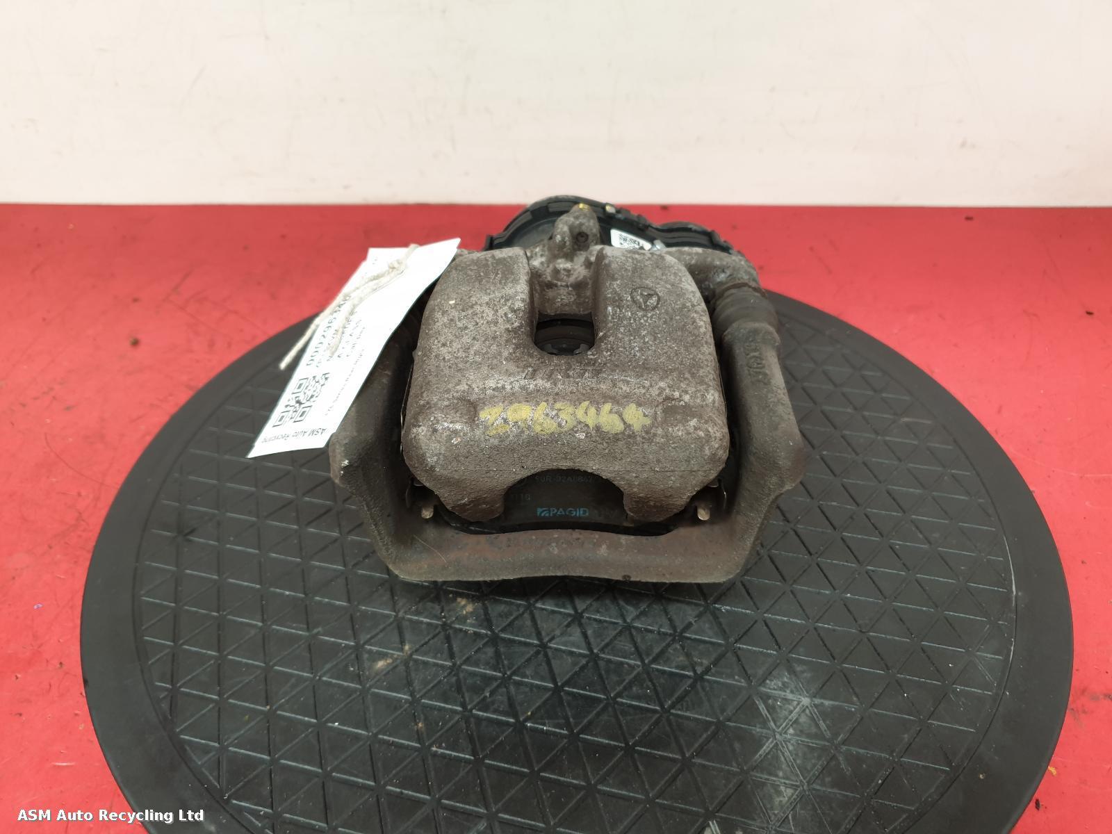 View Auto part Caliper Mercedes A Class 2015