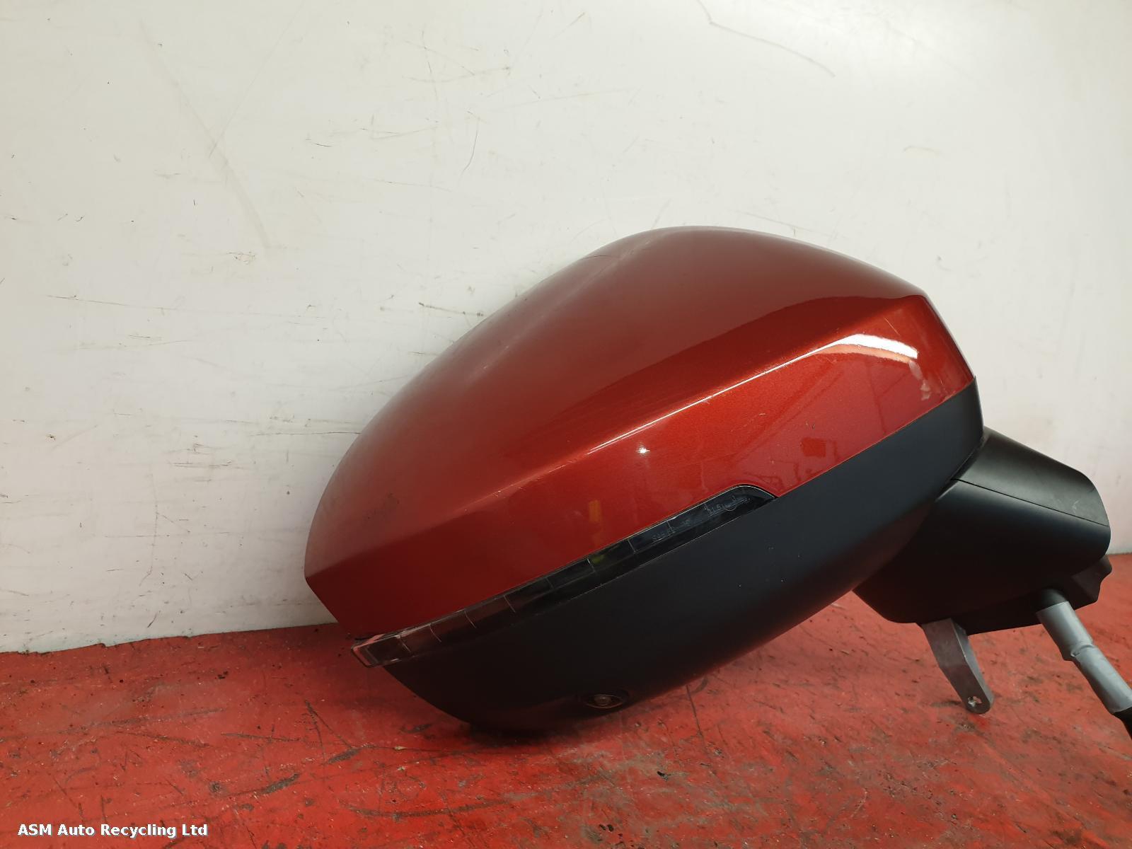 View Auto part R Door Mirror Nissan Juke 2019