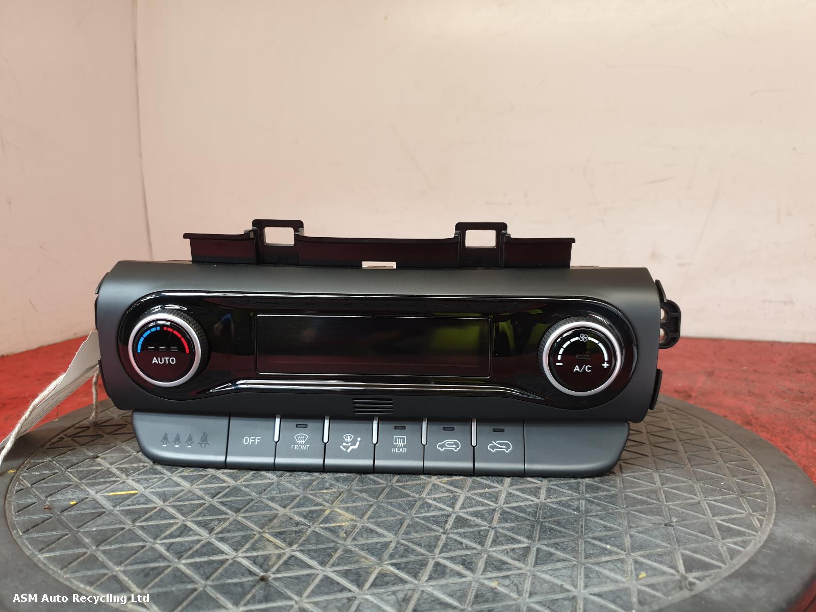 View Auto part Heater/AC Controller Hyundai Kona 2022