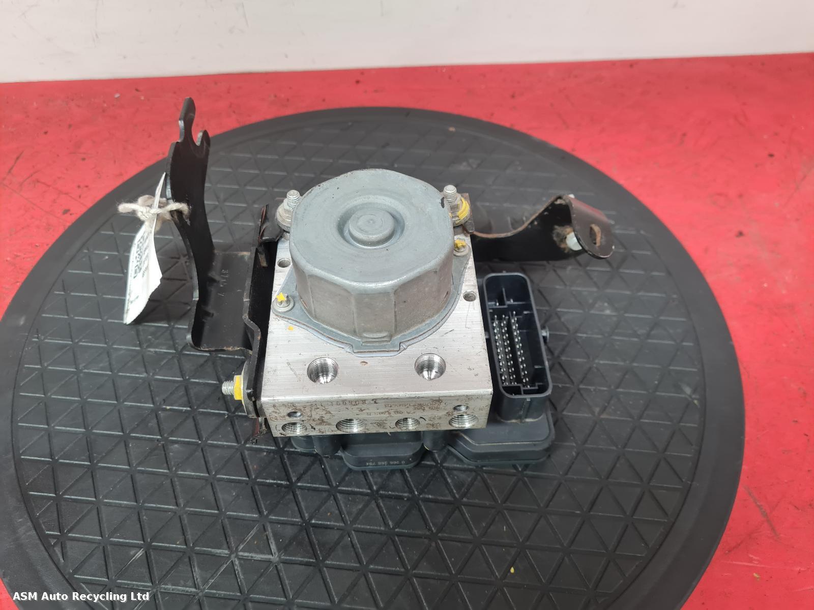 View Auto part ABS Pump/Modulator Renault Captur 2015