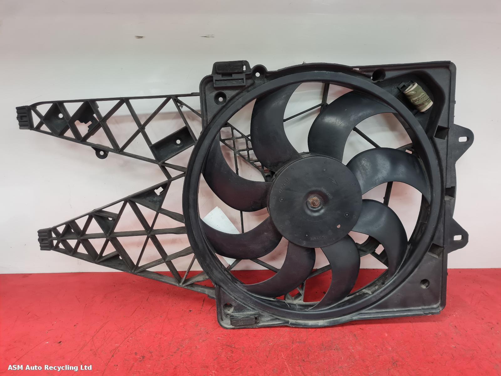 View Auto part Engine Cooling Motor Vauxhall Combo 2013