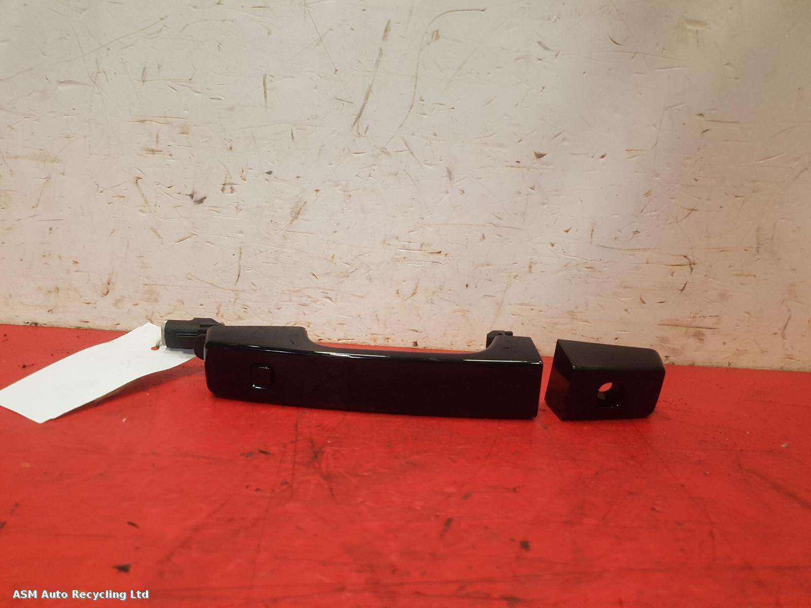 View Auto part Door Handle Land Rover Defender 2022