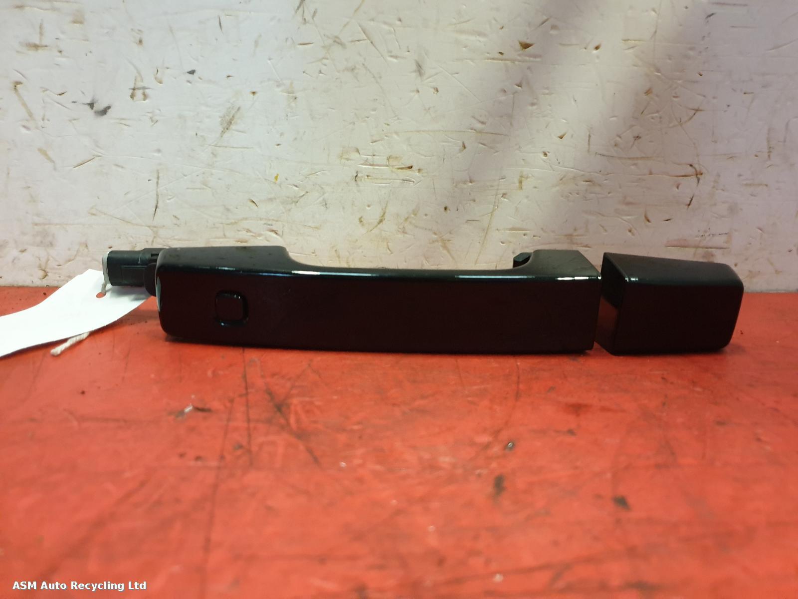 View Auto part Door Handle Land Rover Defender 2022
