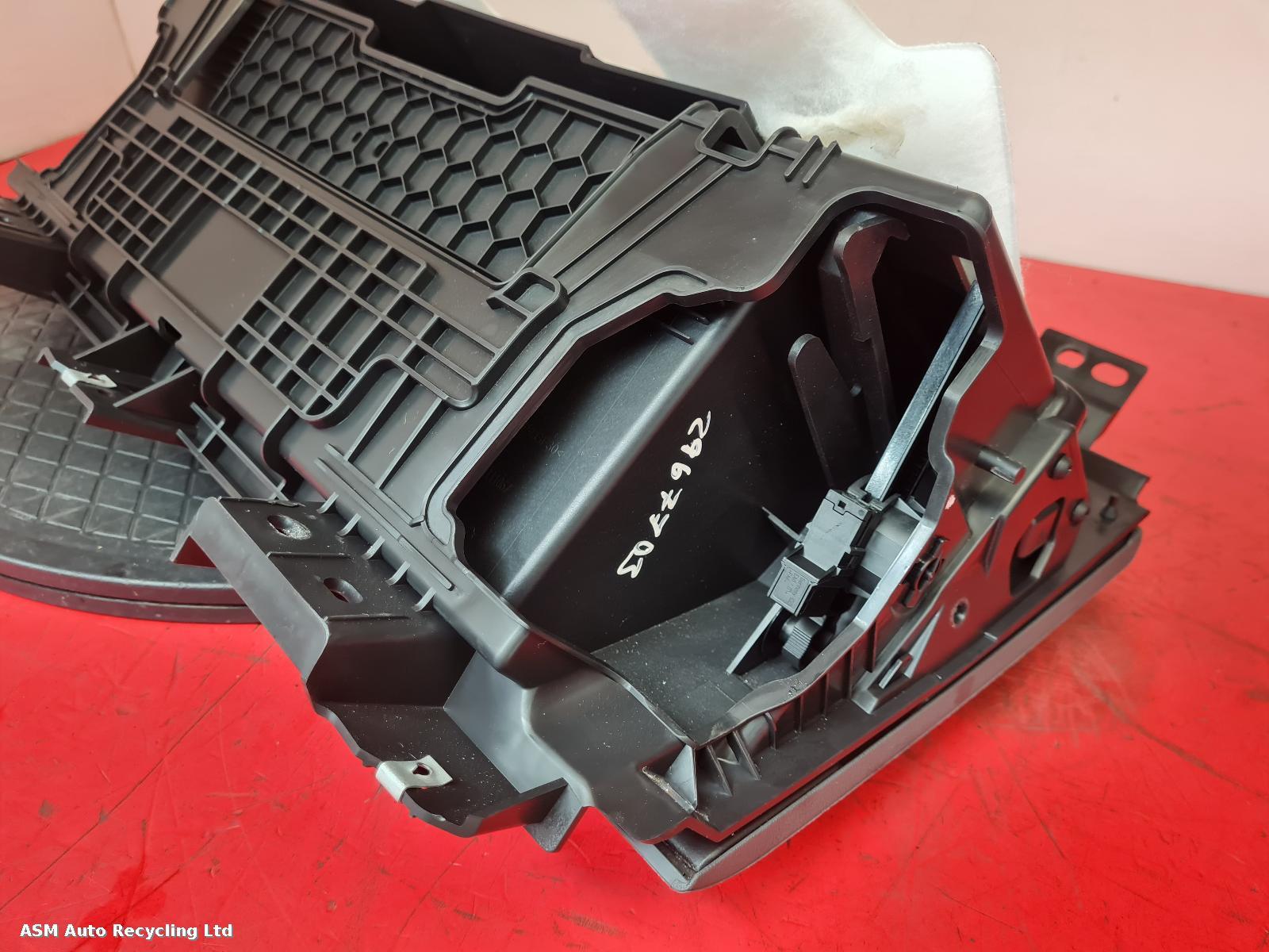 View Auto part Glove Box Land Rover Defender 2022