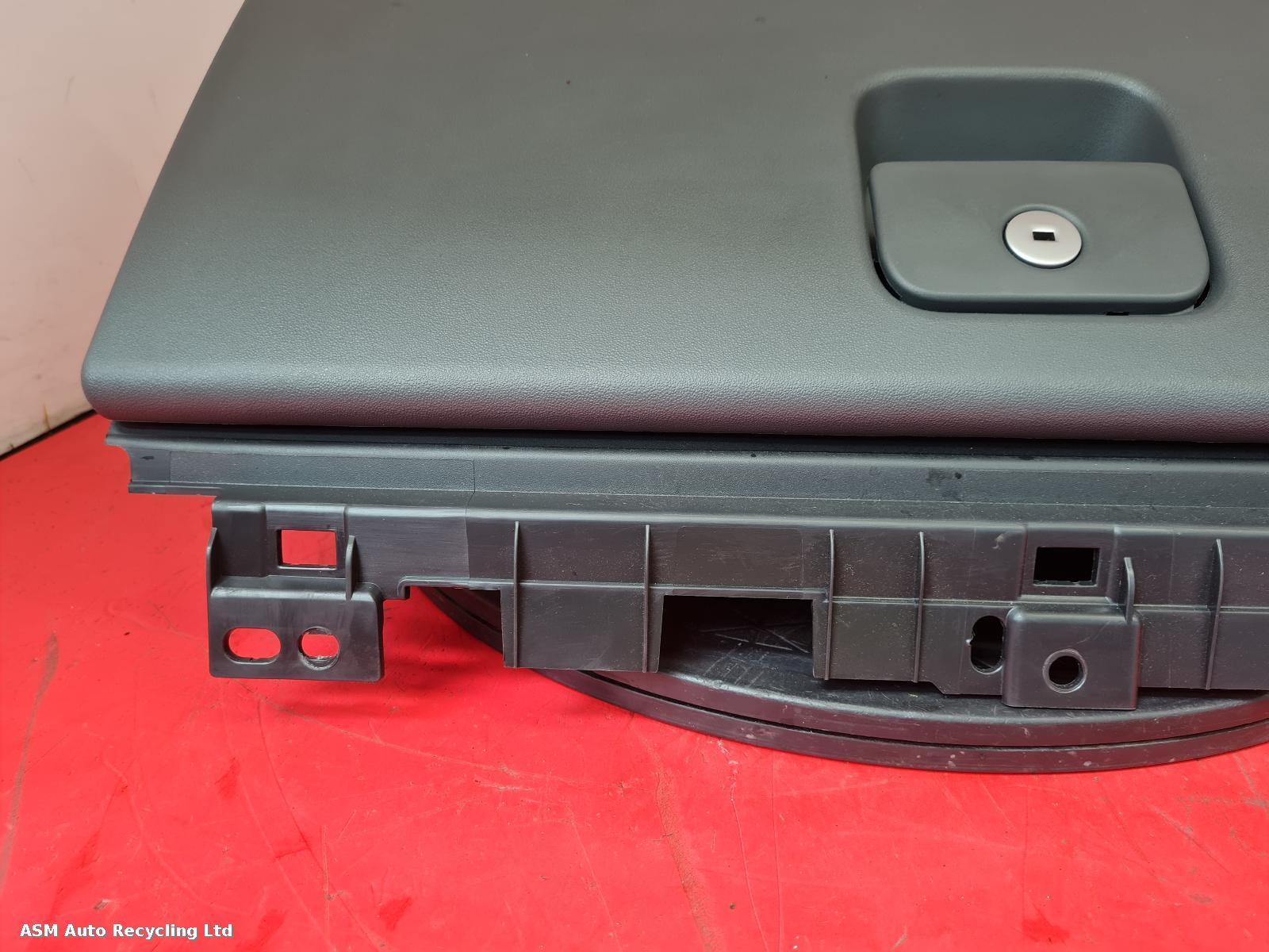 View Auto part Glove Box Land Rover Defender 2022