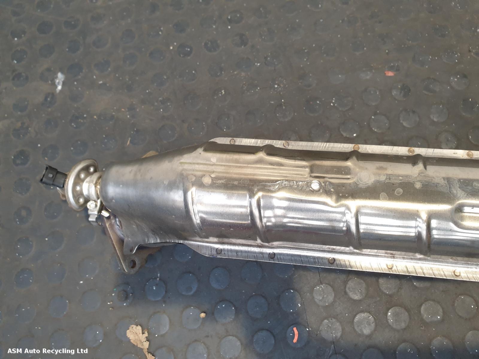 View Auto part Catalytic Converter Land Rover Defender 2022