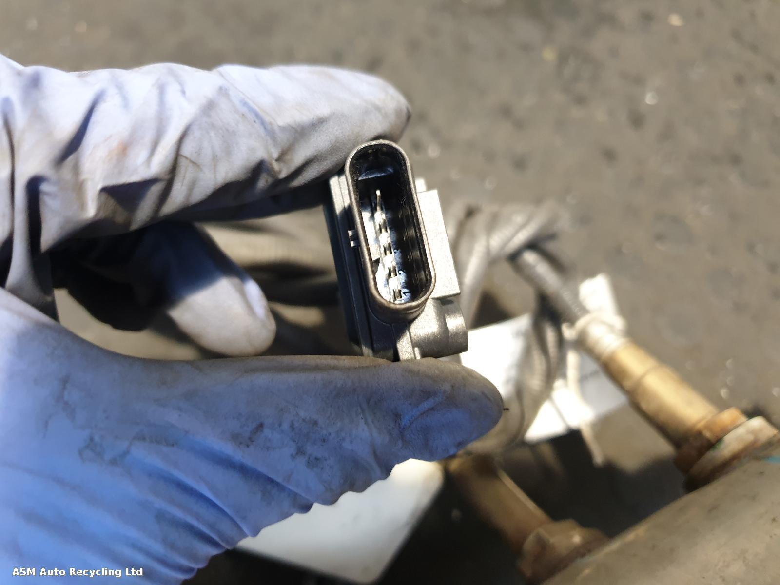 View Auto part Catalytic Converter Land Rover Defender 2022