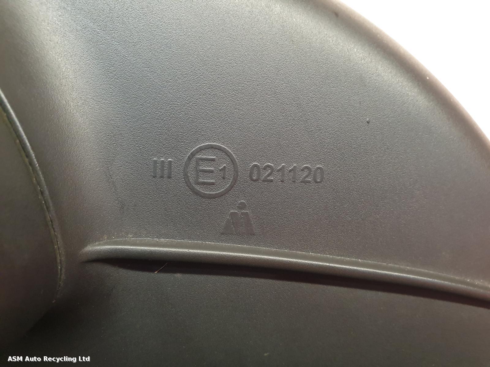 View Auto part L Door Mirror Audi A1 2012
