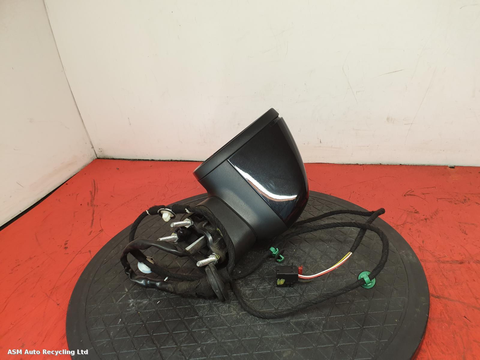 View Auto part L Door Mirror Audi A1 2012