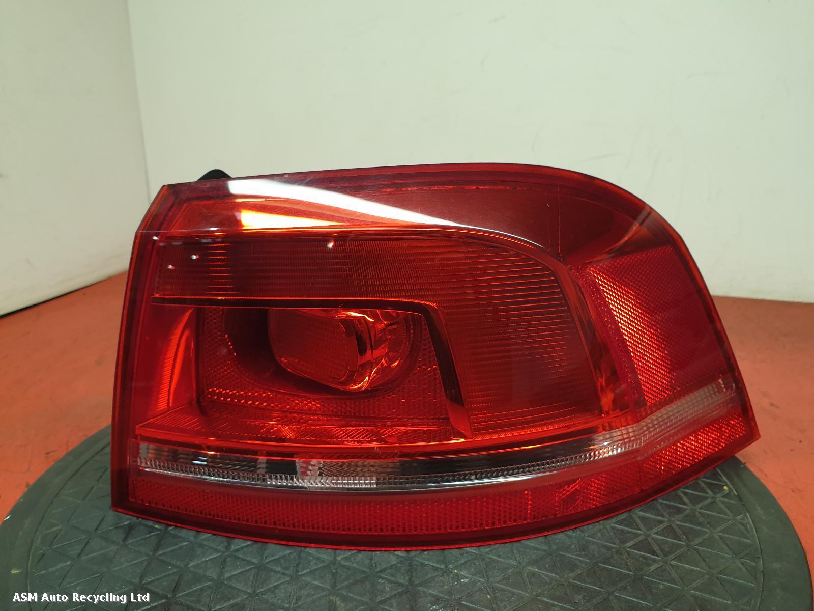 View Auto part R Taillight Volkswagen Passat 2014