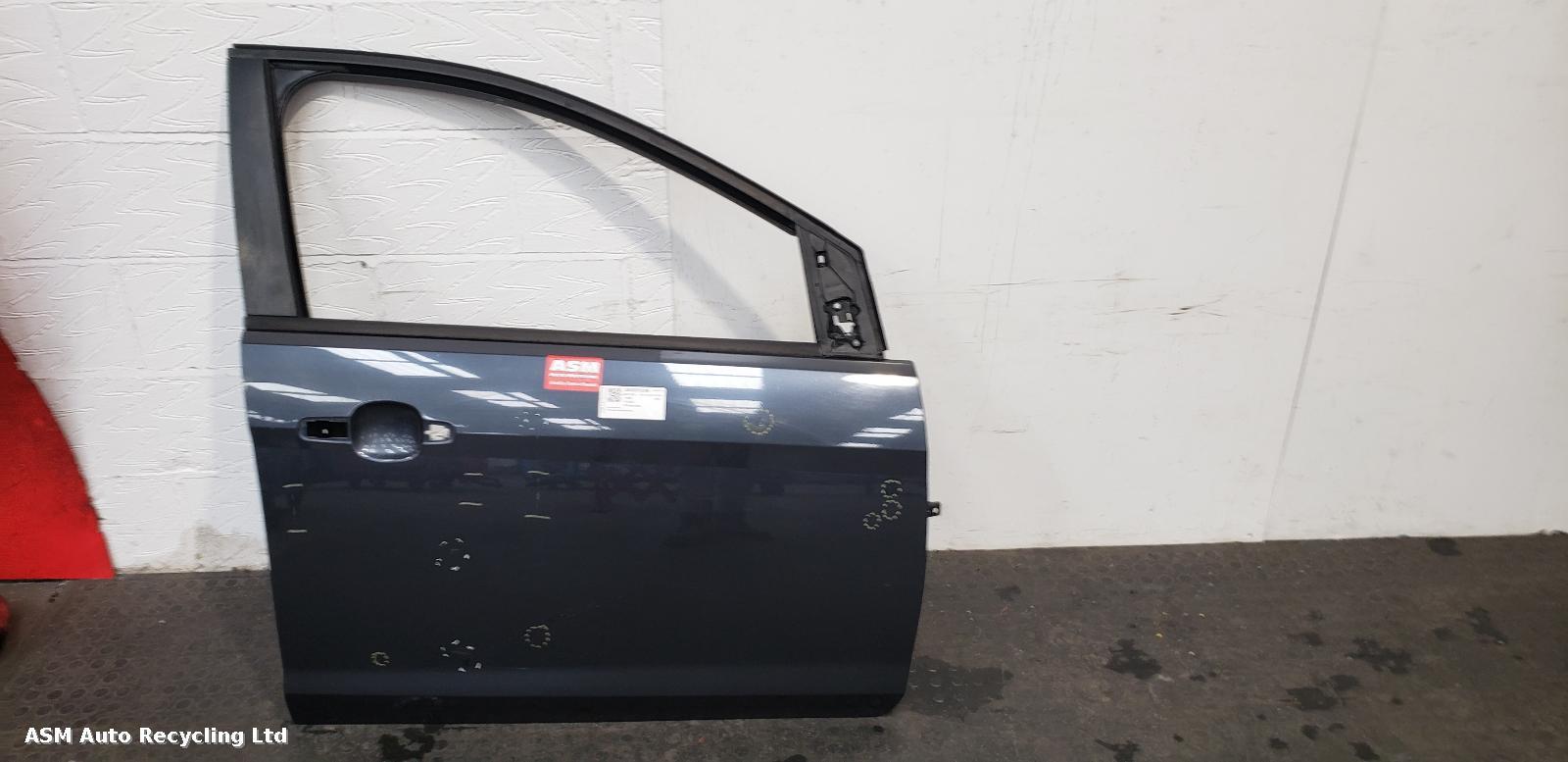 View Auto part R Front Door Ford Focus 2011