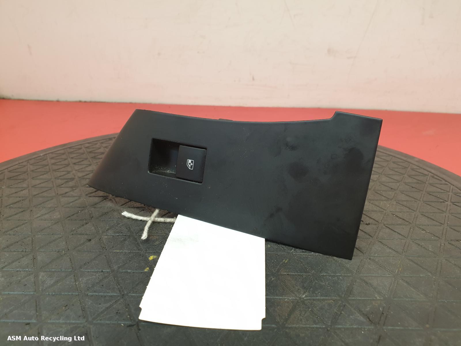 View Auto part Elect. Window Switch Vauxhall Astra 2011
