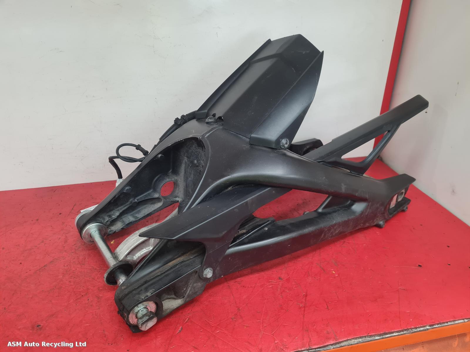 View Auto part Swing Arm Yamaha Mt-09 Tracer 2015