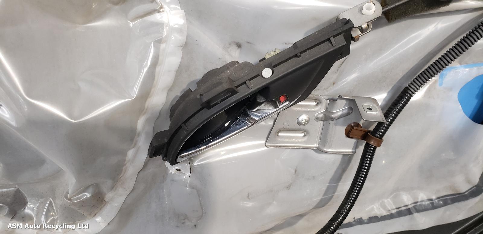 View Auto part R Rear Door Honda Crv 2008