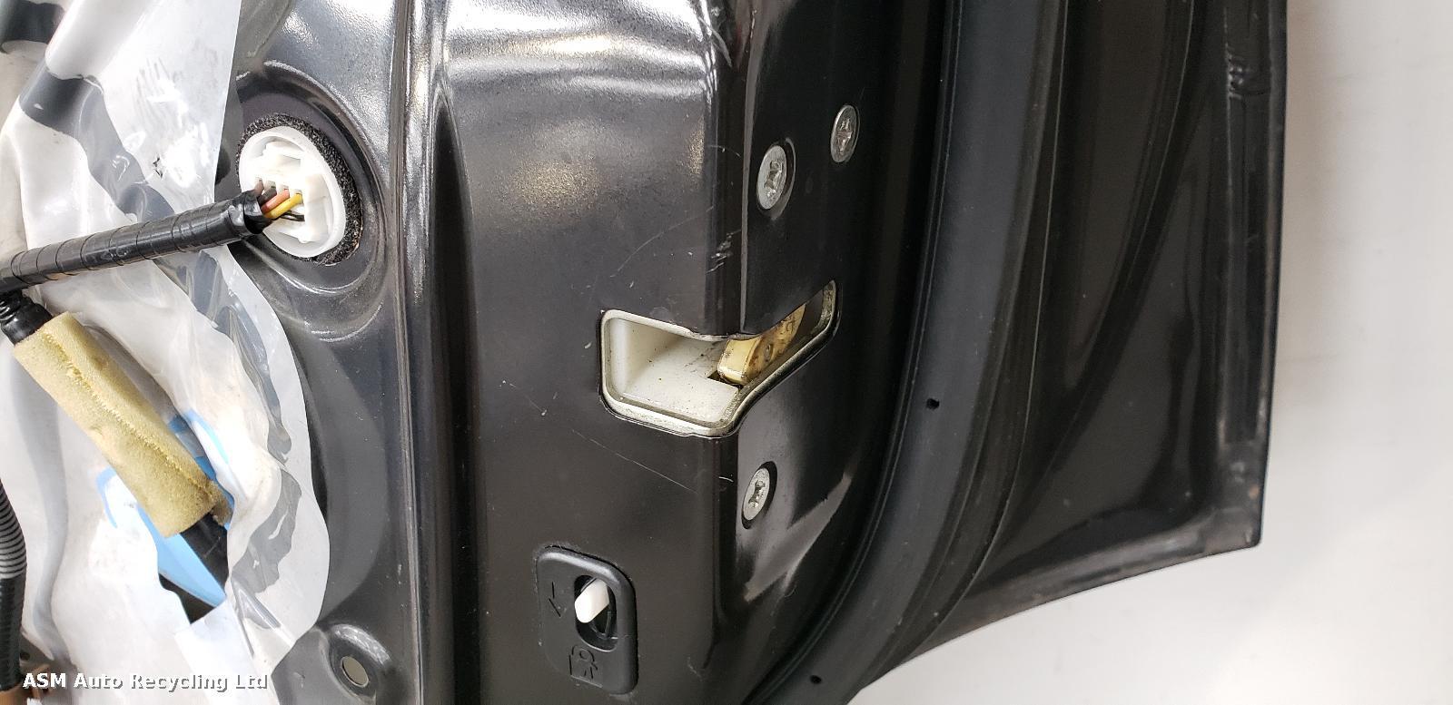 View Auto part R Rear Door Honda Crv 2008