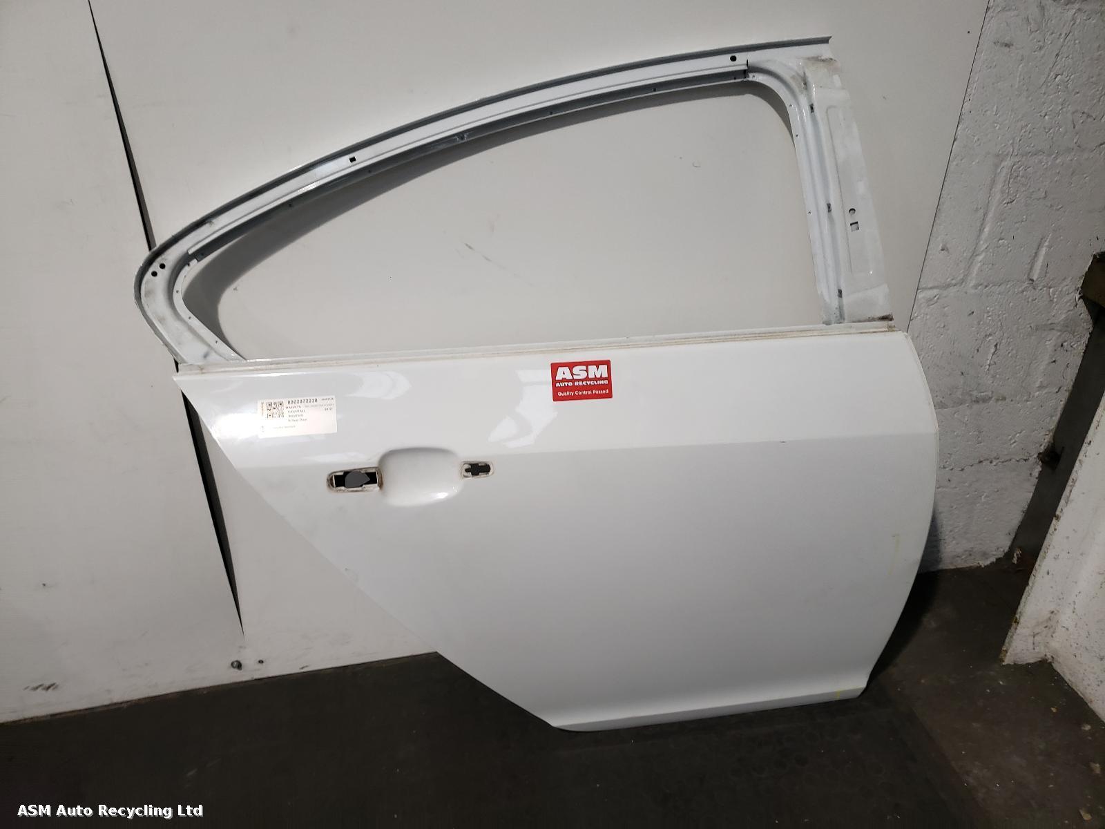 View Auto part R Rear Door Vauxhall Insignia 2010