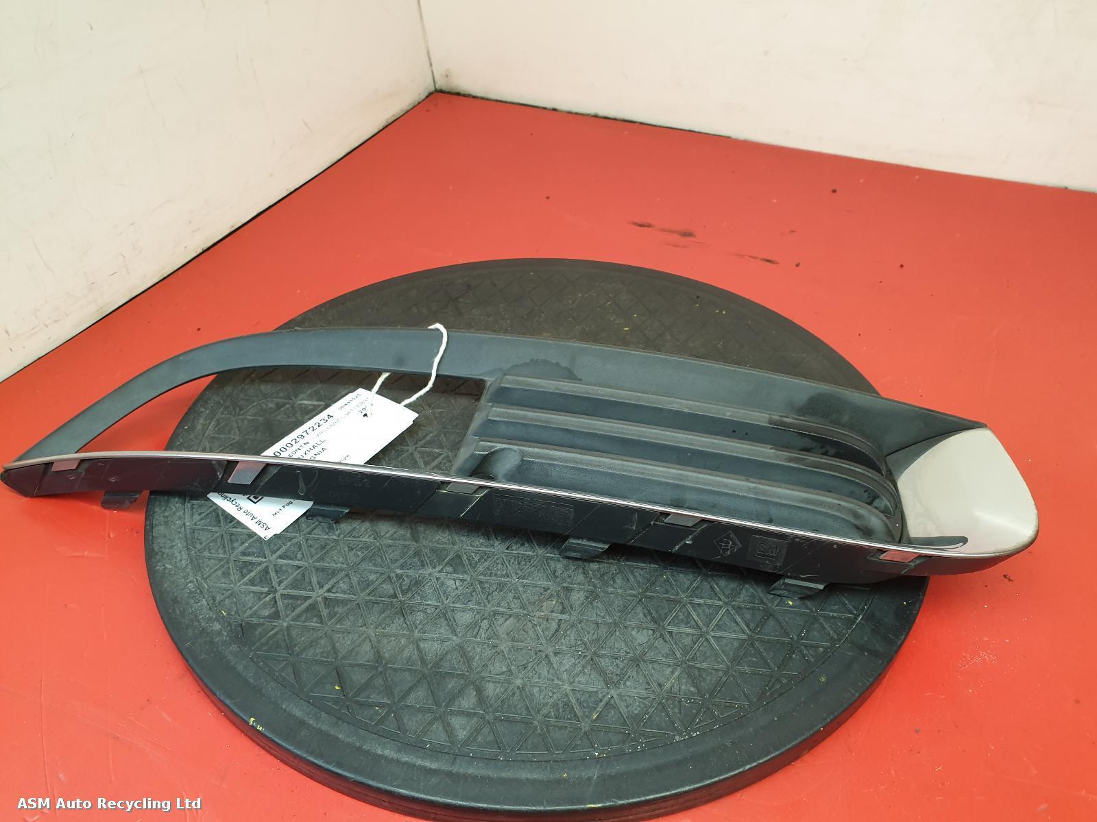 View Auto part Grille Vauxhall Insignia 2010