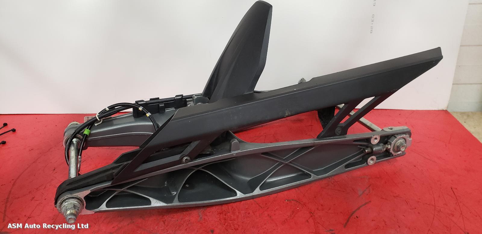 View Auto part Swing Arm Ktm 125 Duke 2021