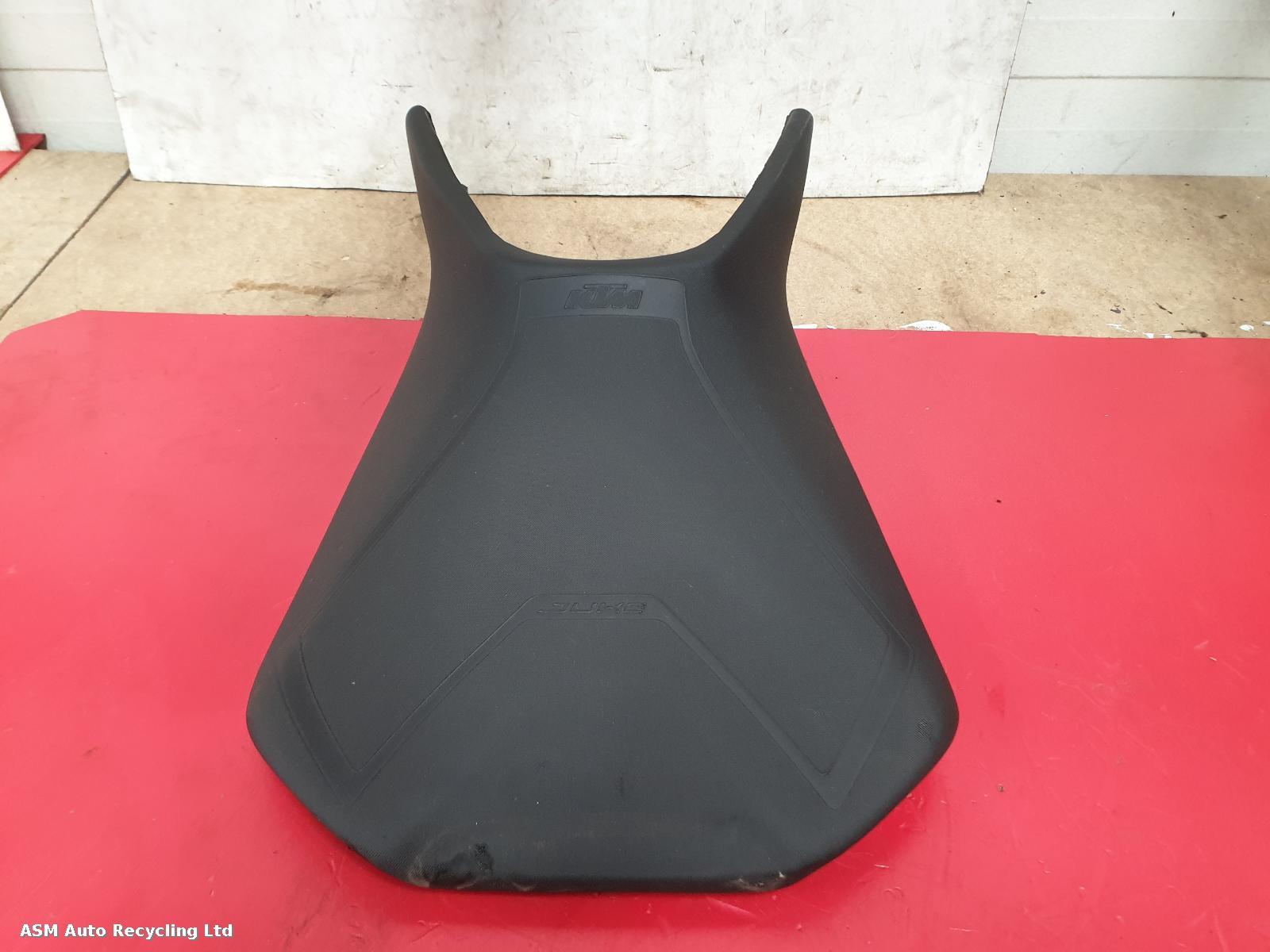 View Auto part Front Seat Ktm 125 Duke 2021
