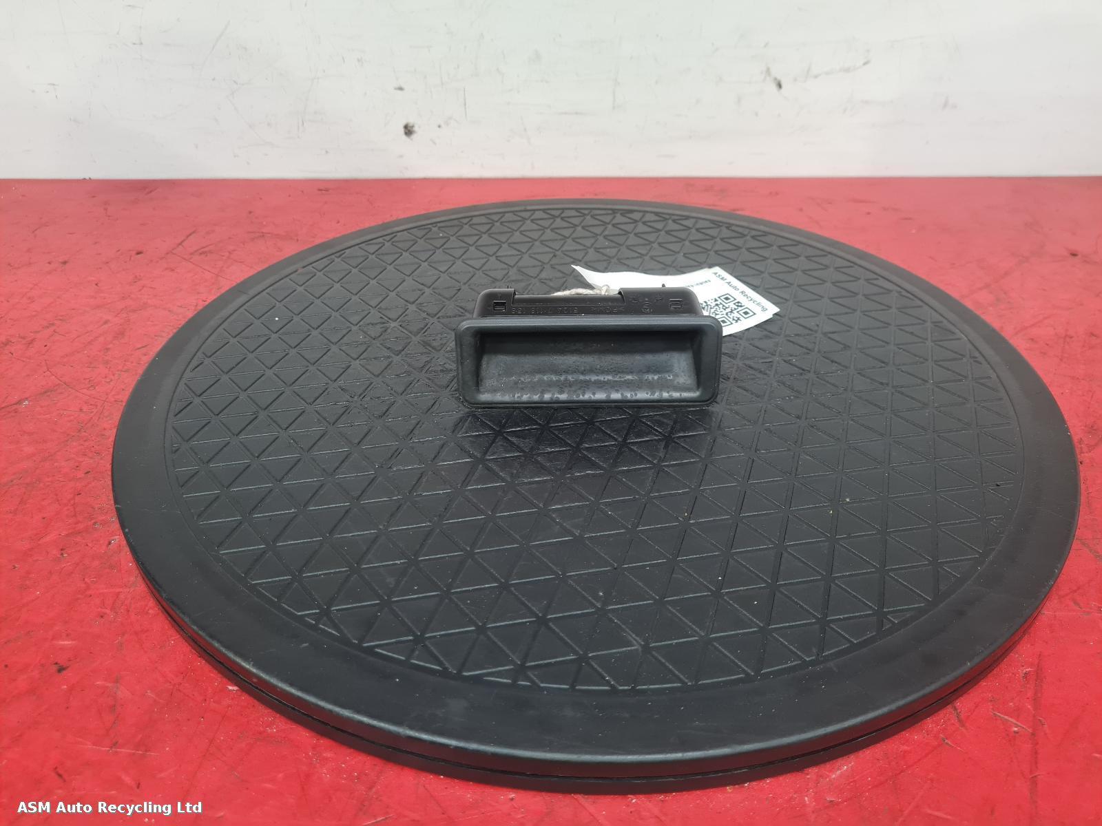 View Auto part Tailgate Handle Bmw 3 Series 2011