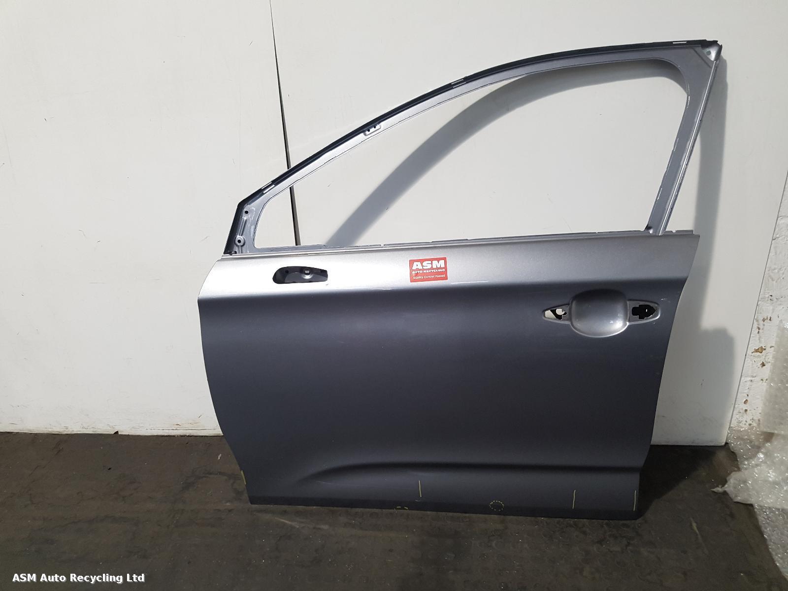 View Auto part L Front Door Citroen C4 2017