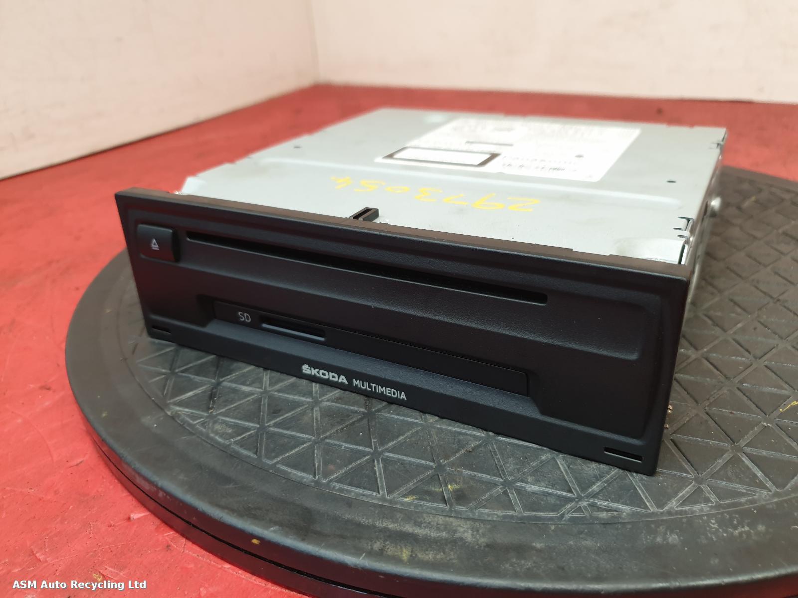 View Auto part CD Changer Skoda Octavia 2014