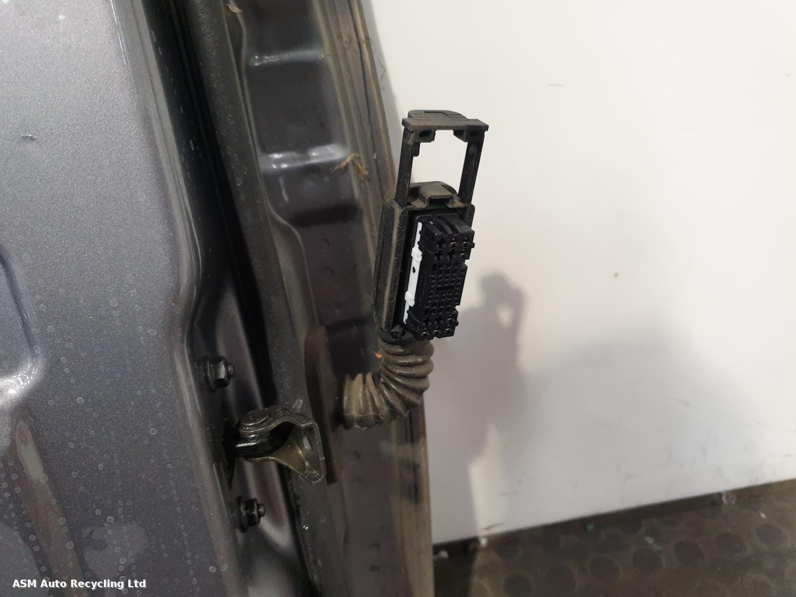 View Auto part L Front Door Hyundai I30 2013