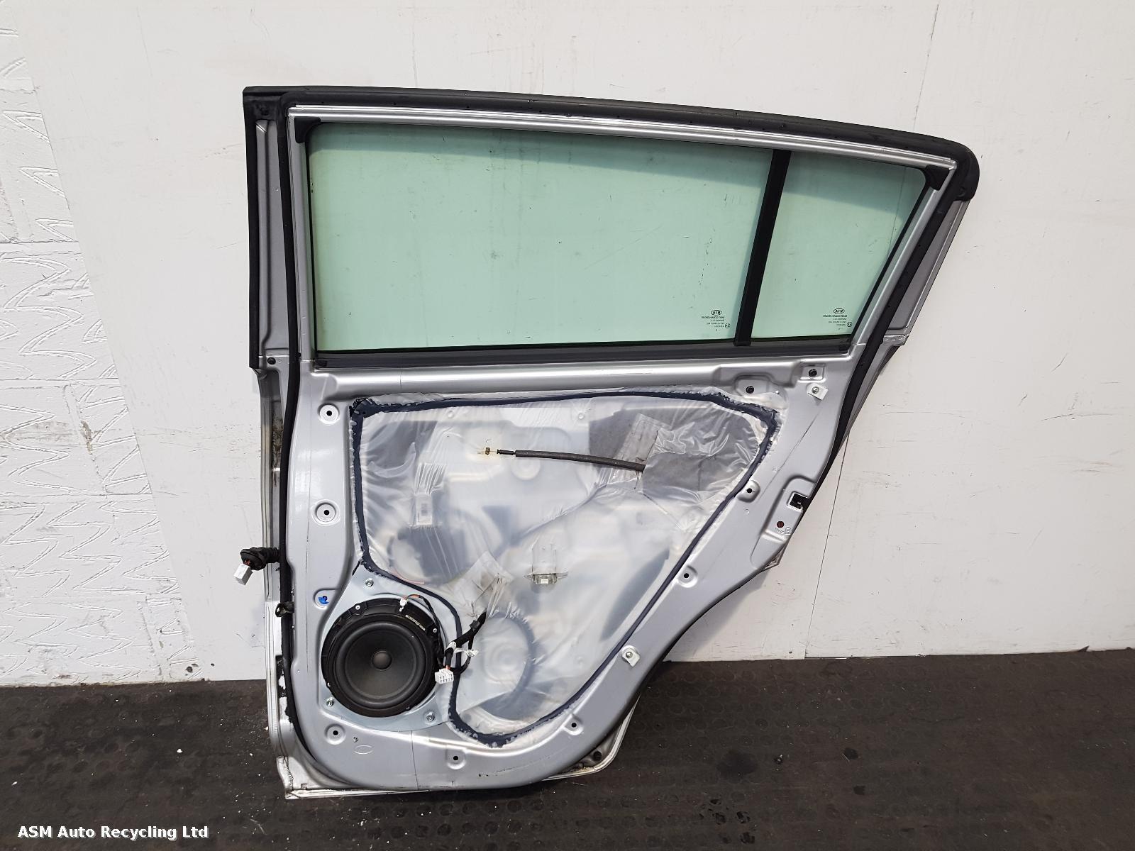 View Auto part R Rear Door Kia Sportage 2015