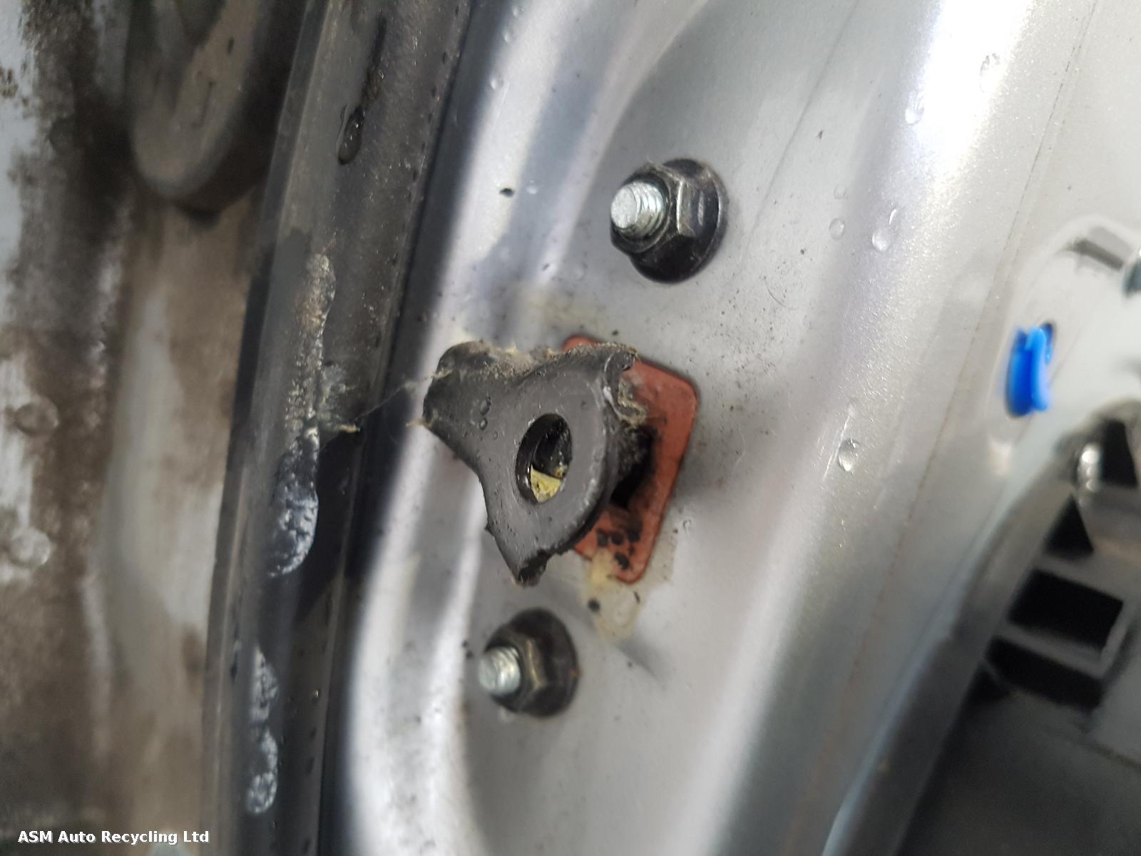 View Auto part R Rear Door Kia Sportage 2015