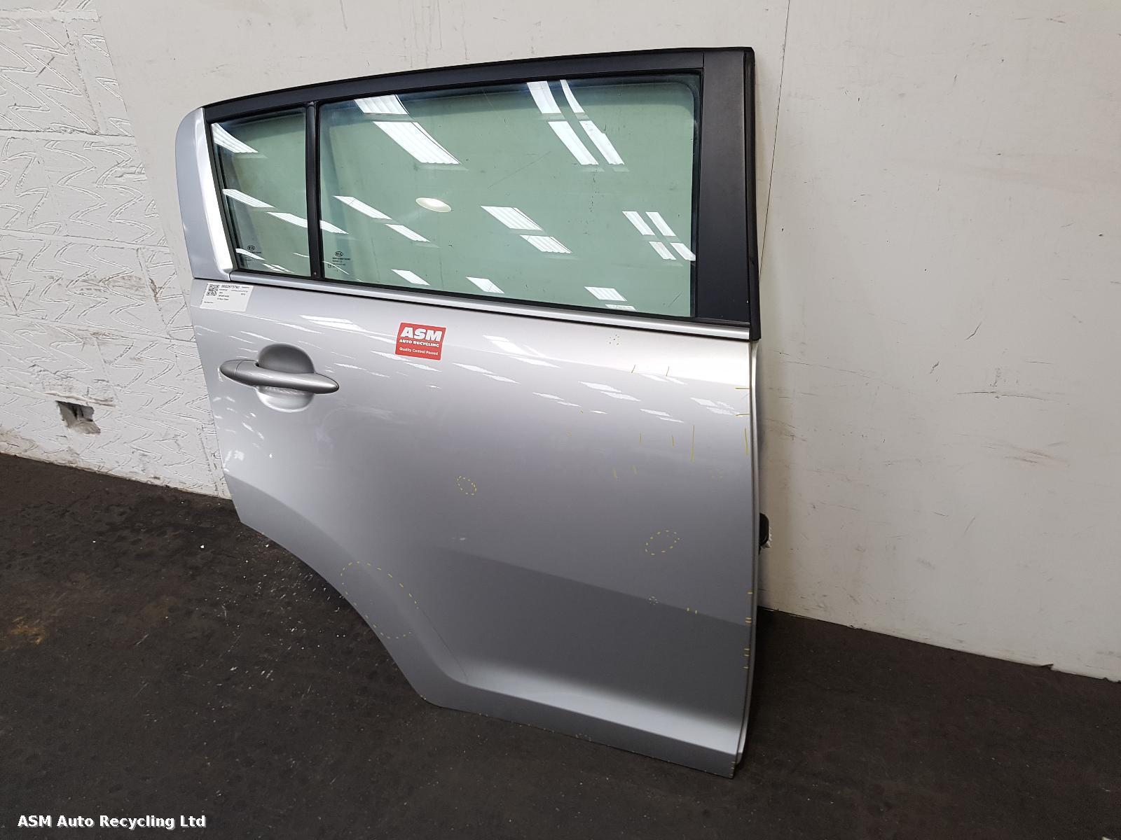 View Auto part R Rear Door Kia Sportage 2015
