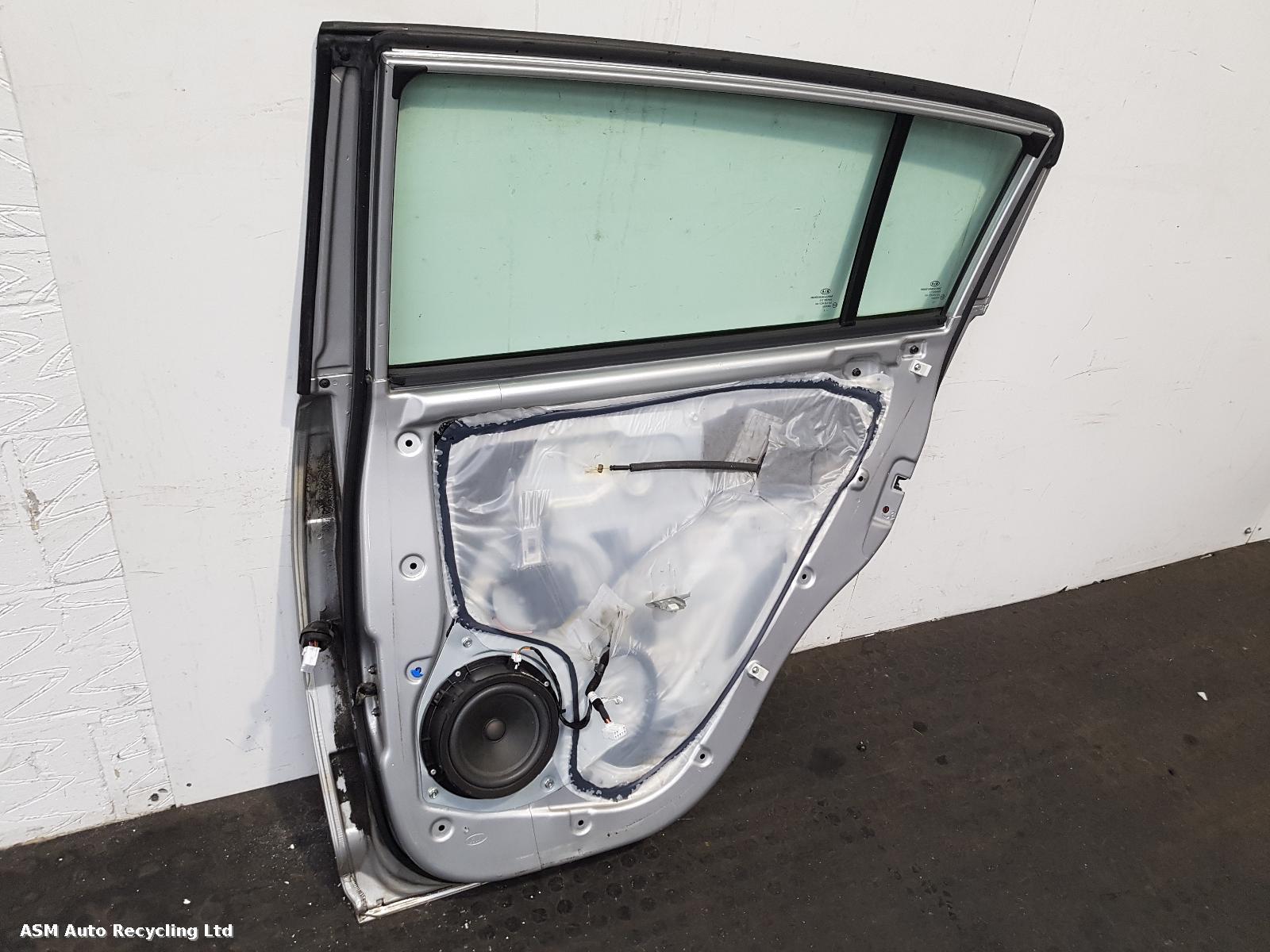 View Auto part R Rear Door Kia Sportage 2015