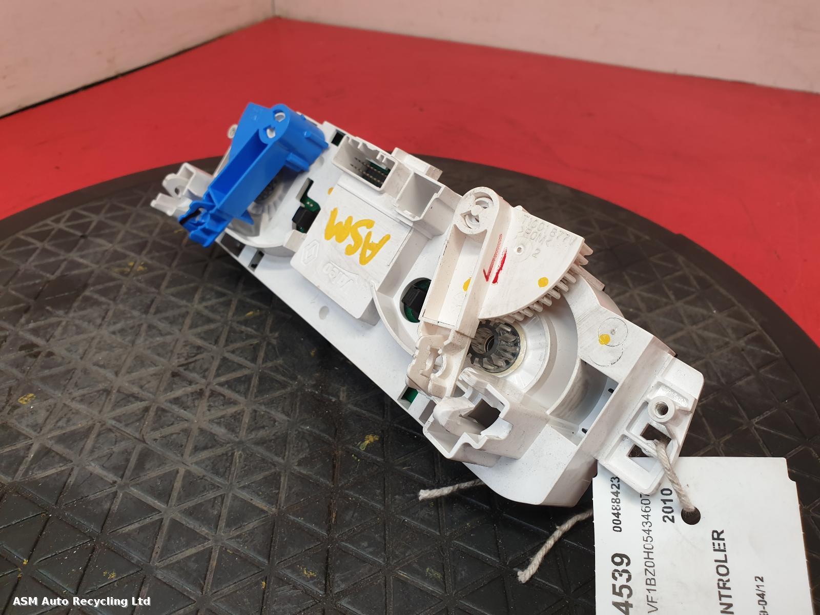 View Auto part Heater/AC Controller Renault Megane 2010