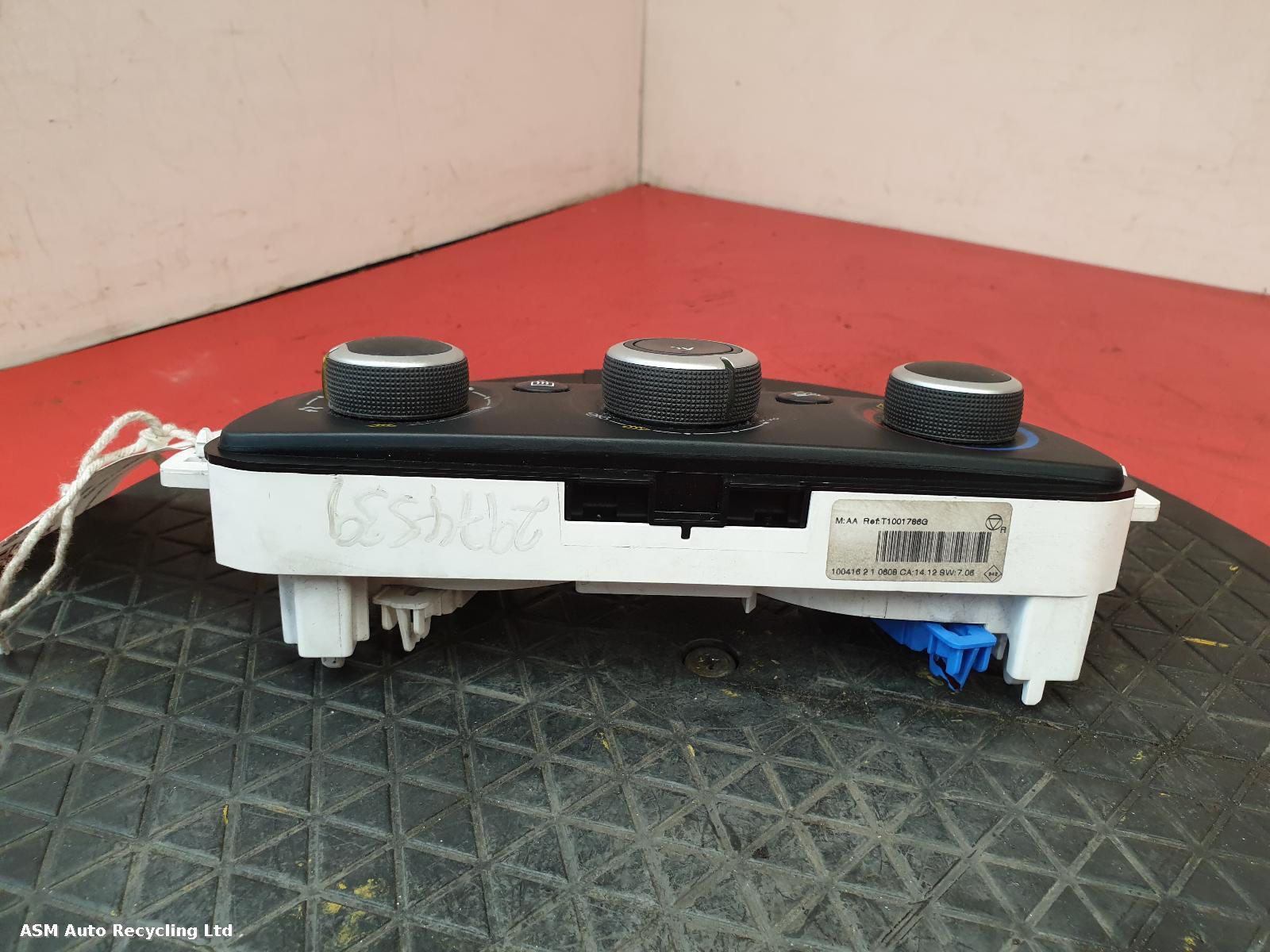View Auto part Heater/AC Controller Renault Megane 2010