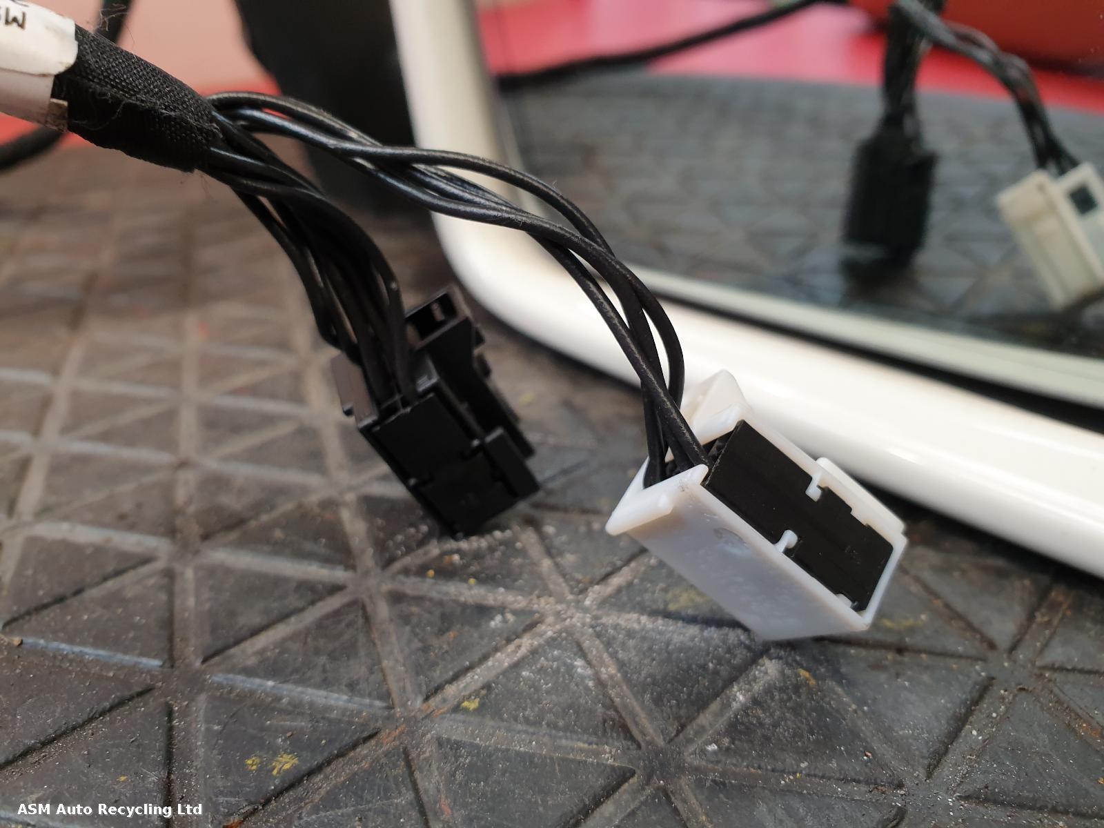 View Auto part R Door Mirror Mercedes B Class 2015