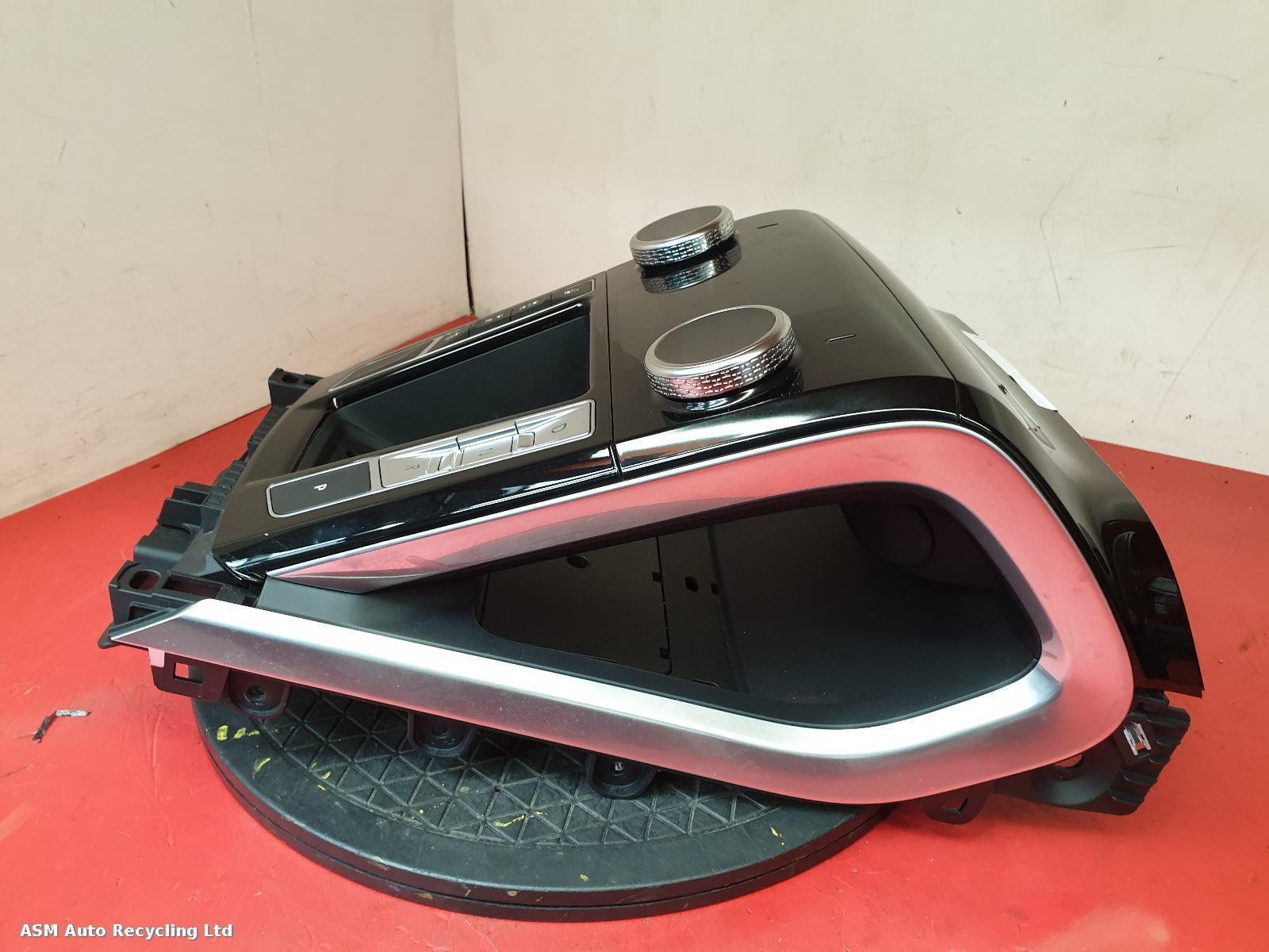View Auto part Heater/AC Controller Jaguar I-pace 2020