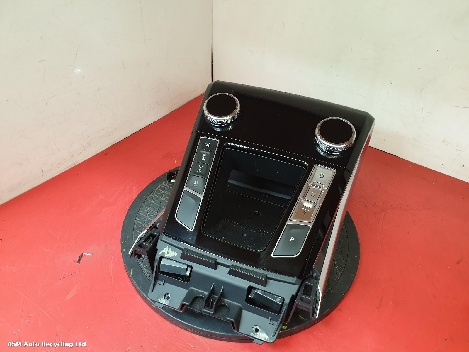 View Auto part Heater/AC Controller Jaguar I-pace 2020