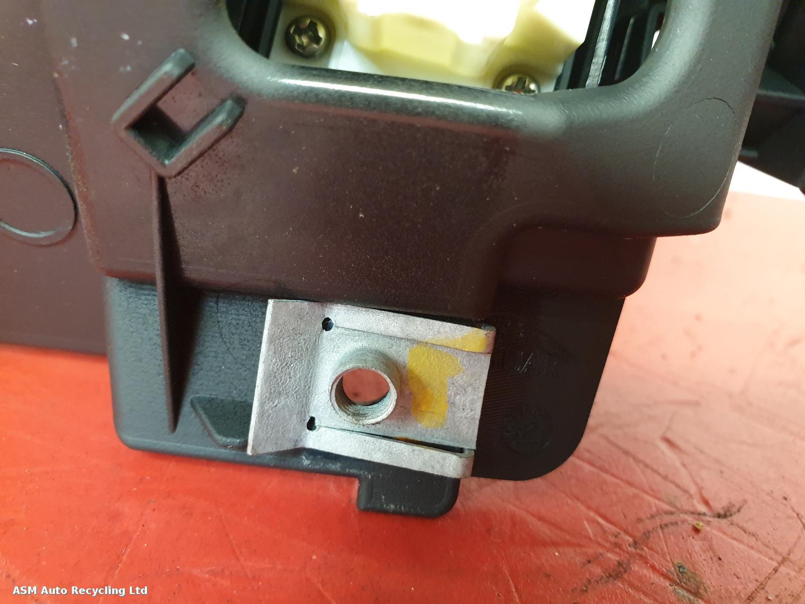 View Auto part Heater/AC Controller Jaguar I-pace 2020