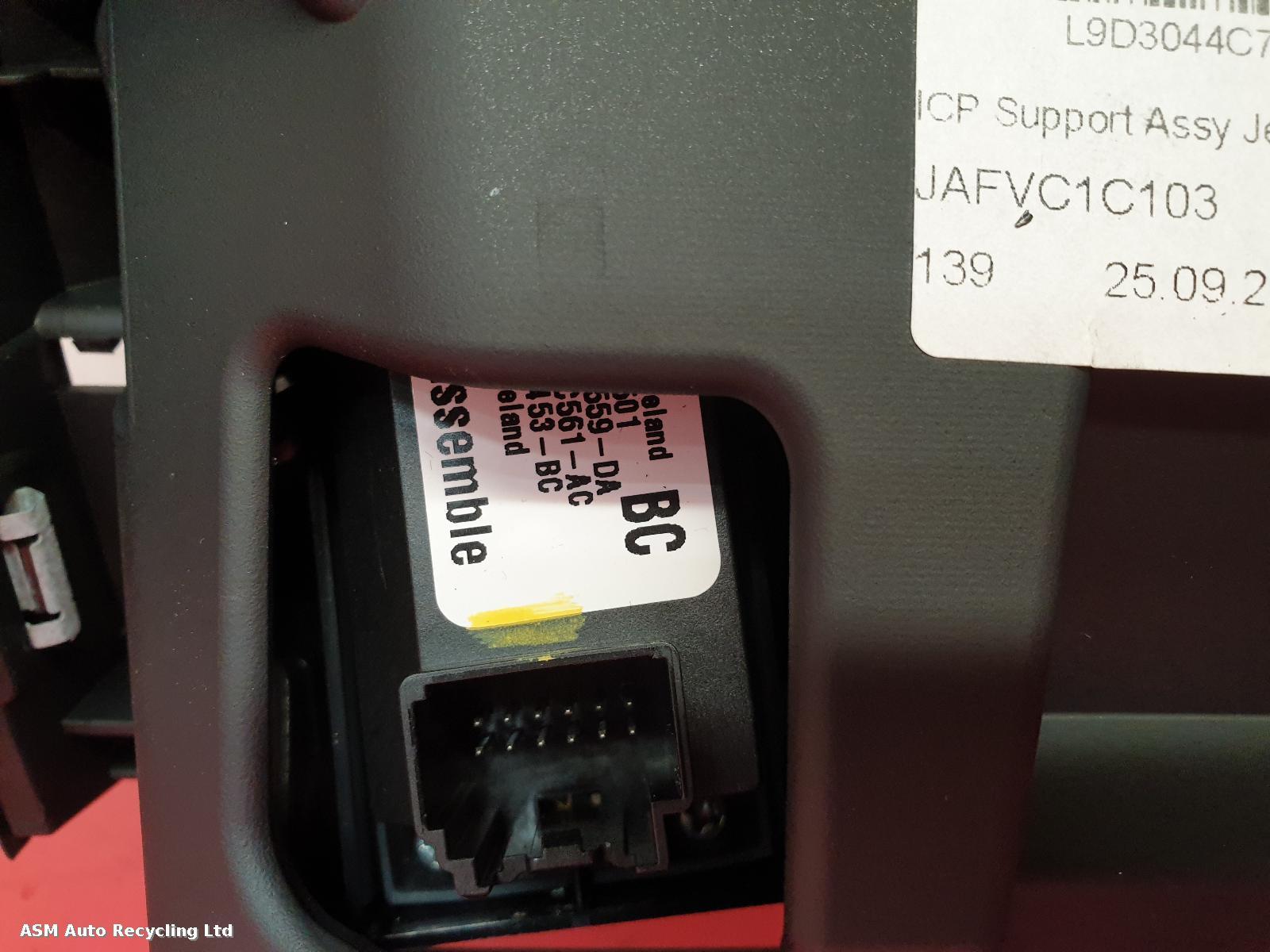 View Auto part Heater/AC Controller Jaguar I-pace 2020