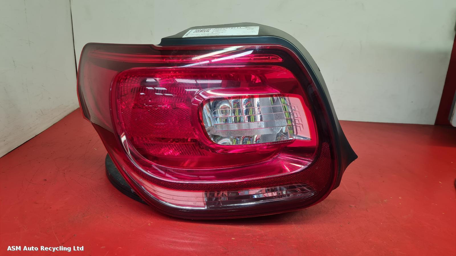 View Auto part L Taillight Citroen Ds3 2010