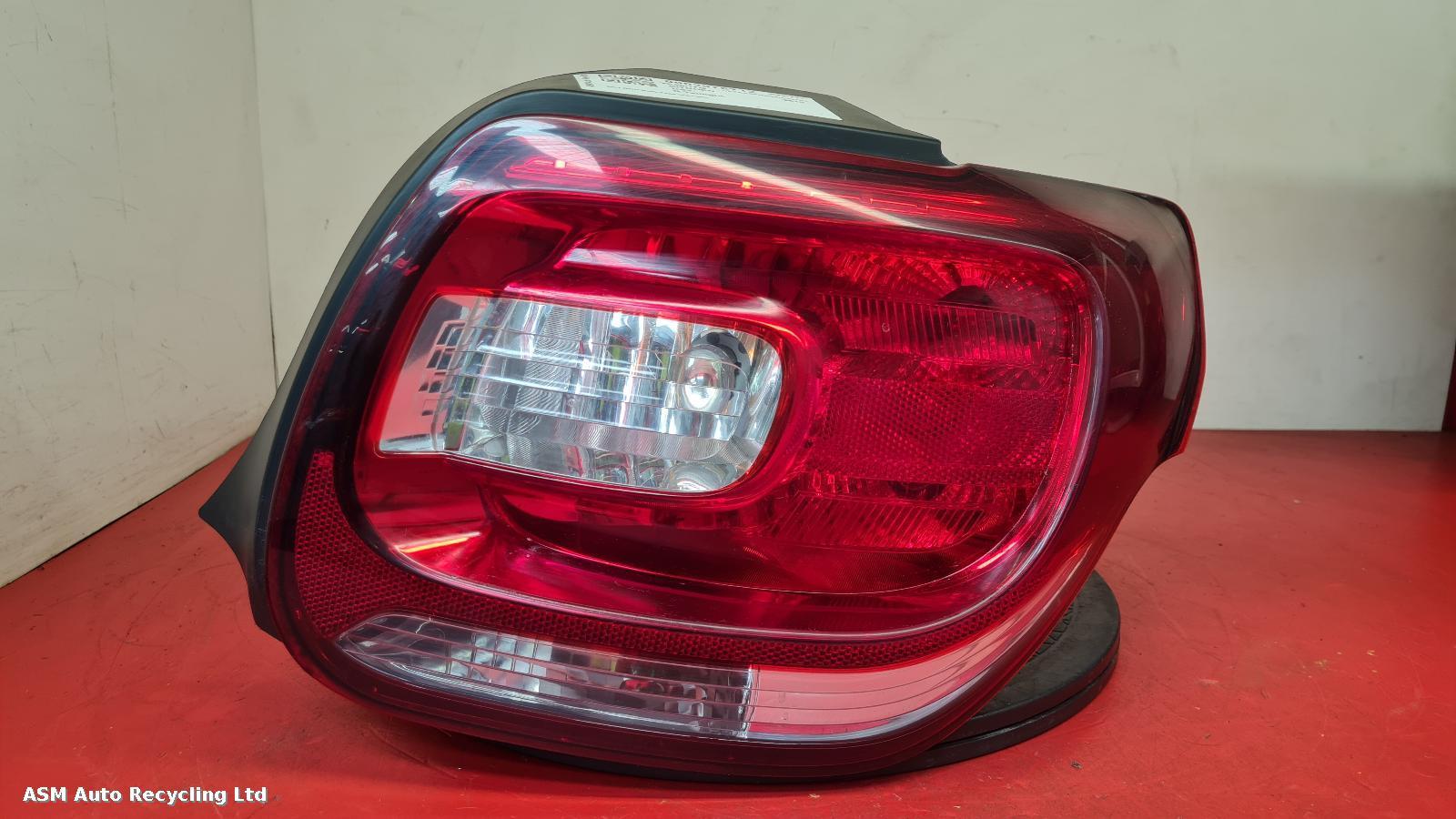View Auto part R Taillight Citroen Ds3 2010